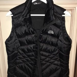 almost new black north face vest